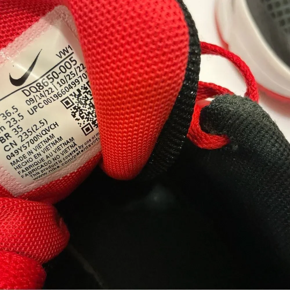 Nike LeBron Witness 7 Basketball Shoes, gently used size 4.5 Y